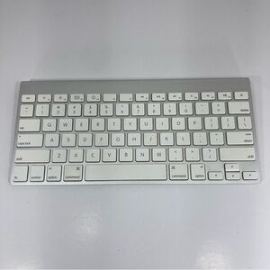 Genuine Apple A1314 Bluetooth Aluminum‎ Keyboard Silver Compact - TESTED
